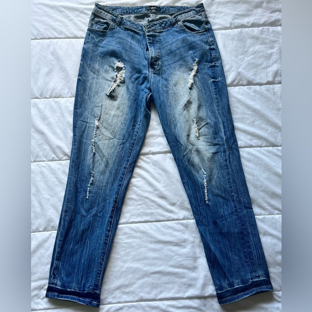 Ellos Distressed Mid-wash Cropped Plus Size Jeans
